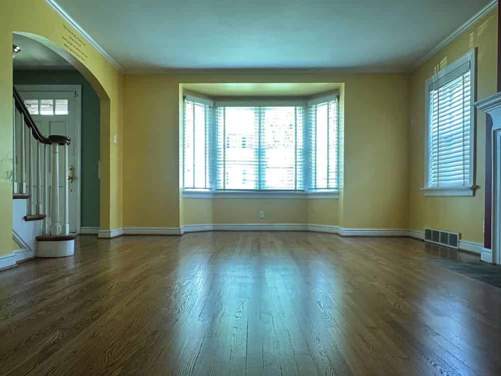 Reclaimed Yellow Pinewood Flooring Sales image
